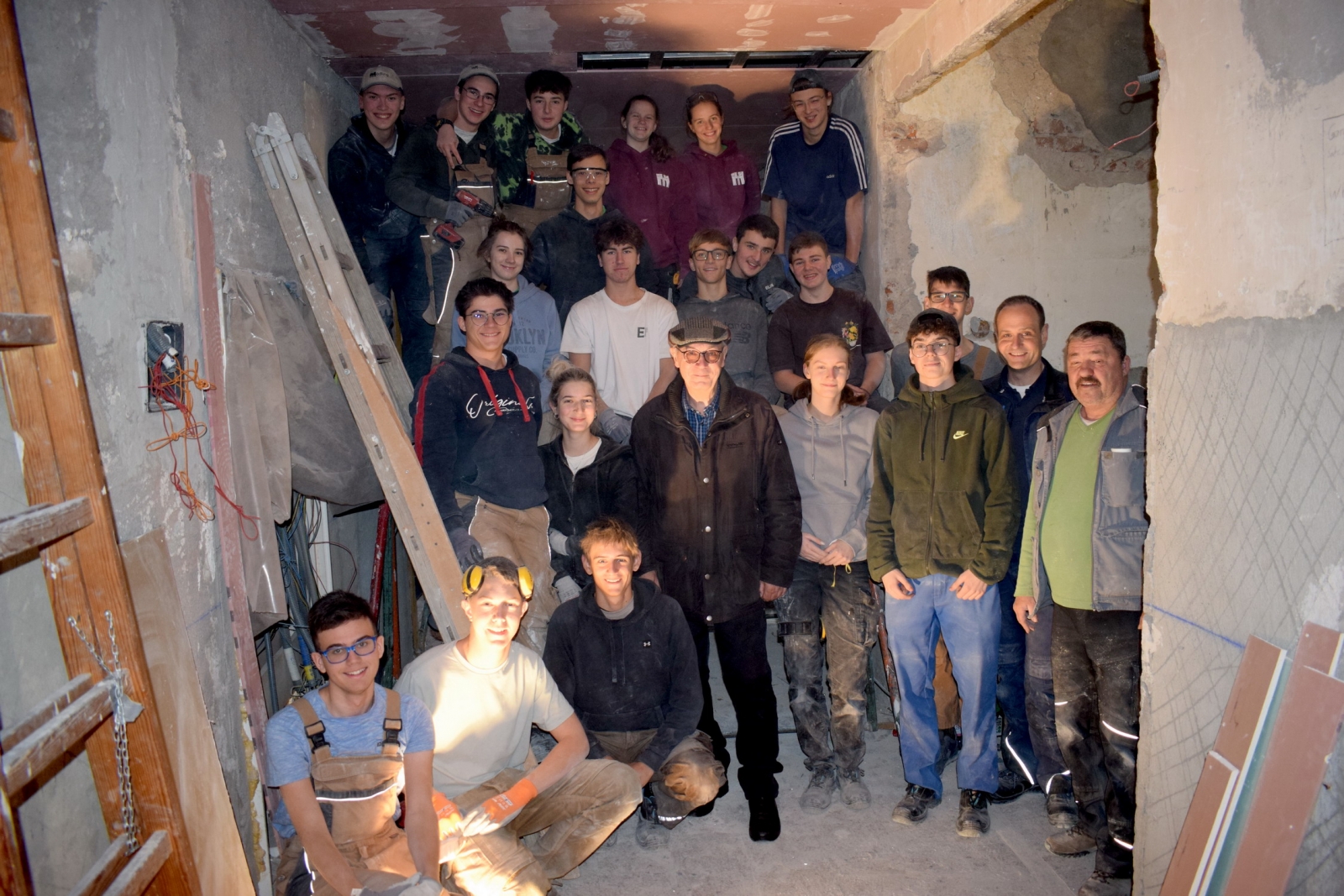 A new group of Austrian highschoolers volunteered at the renovation of St. Joseph